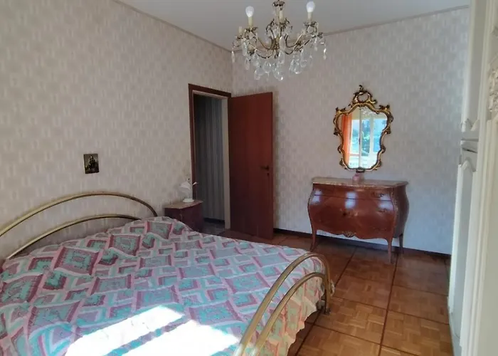 Apartamento Trilocale Con Posto Auto Privato A 5 Minuti A Piedi Dalla