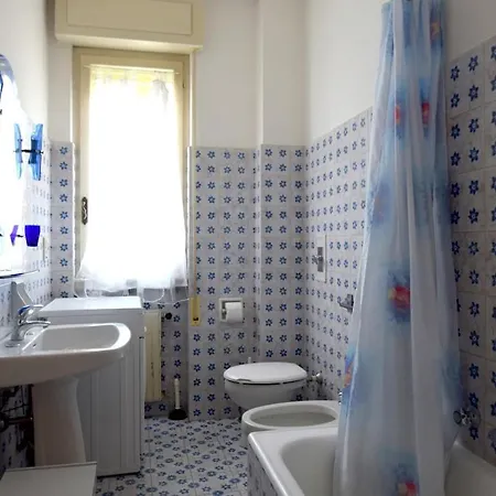Apartment Trilocale Con Posto Auto Privato A 5 Minuti A Piedi Dalla Rapallo